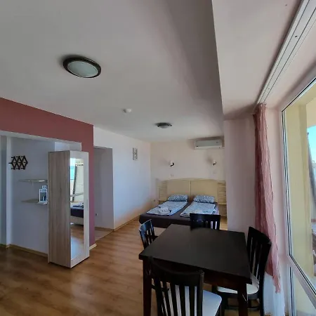 Appartamento Bright With Big Terrace And Sea View